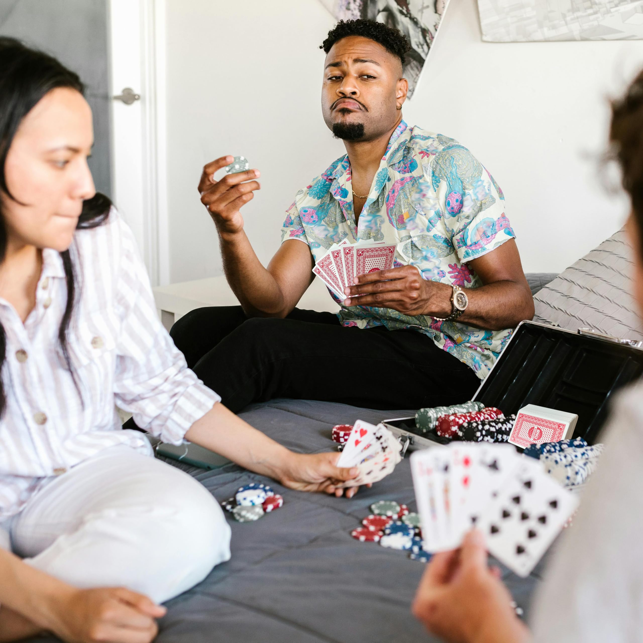 DNB SPORTS versatile set suits casual game nights and tournaments.
