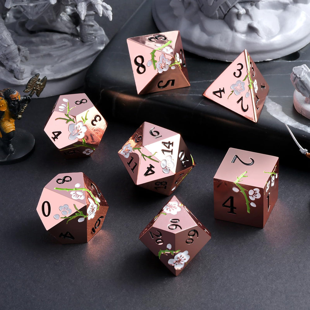 DNDND D12 flower dice in gold-white stands out during critical moments.
