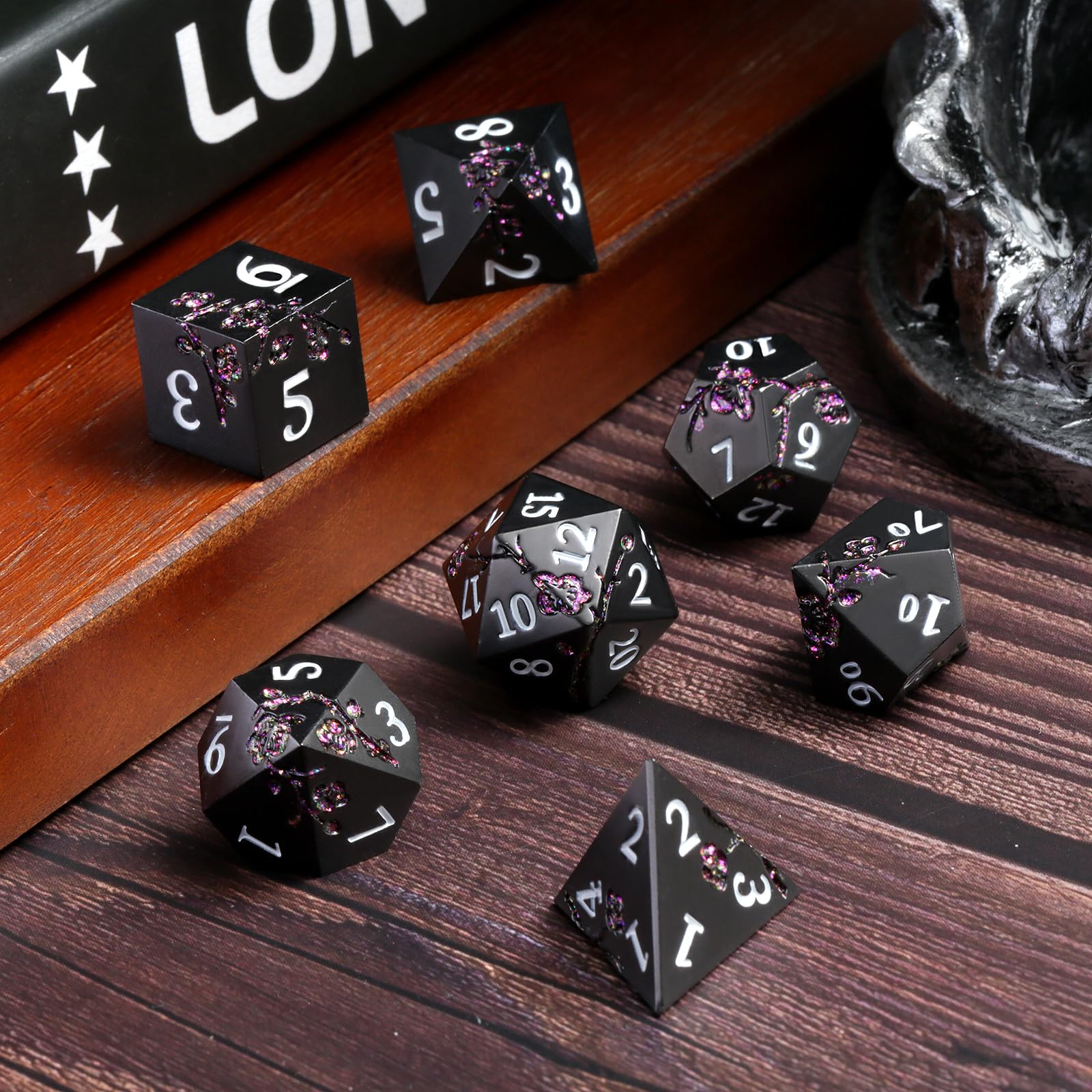 DNDND D20 with purple flower motif, durable zinc alloy coating for long campaigns.