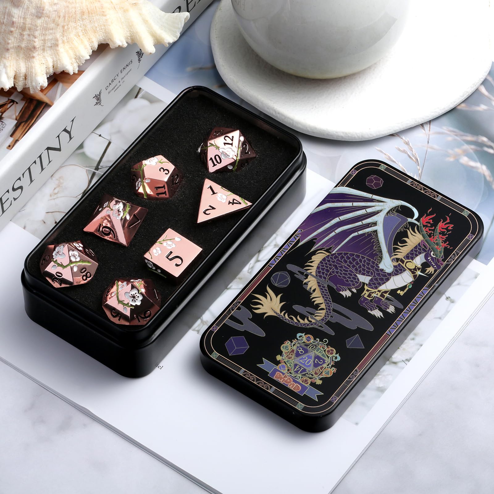 DNDND D8 flower dice in gold-white delivers eye catching tabletop drama.