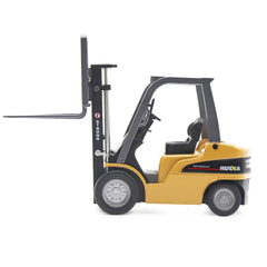 Dollox die-cast forklift top view highlights compact engineering details.