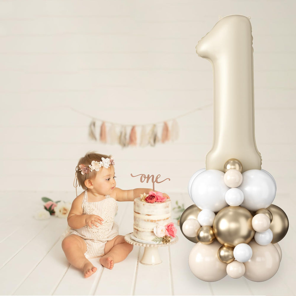 Domgoge retro sand white 12-inch balloons provide a soft, neutral palette.
