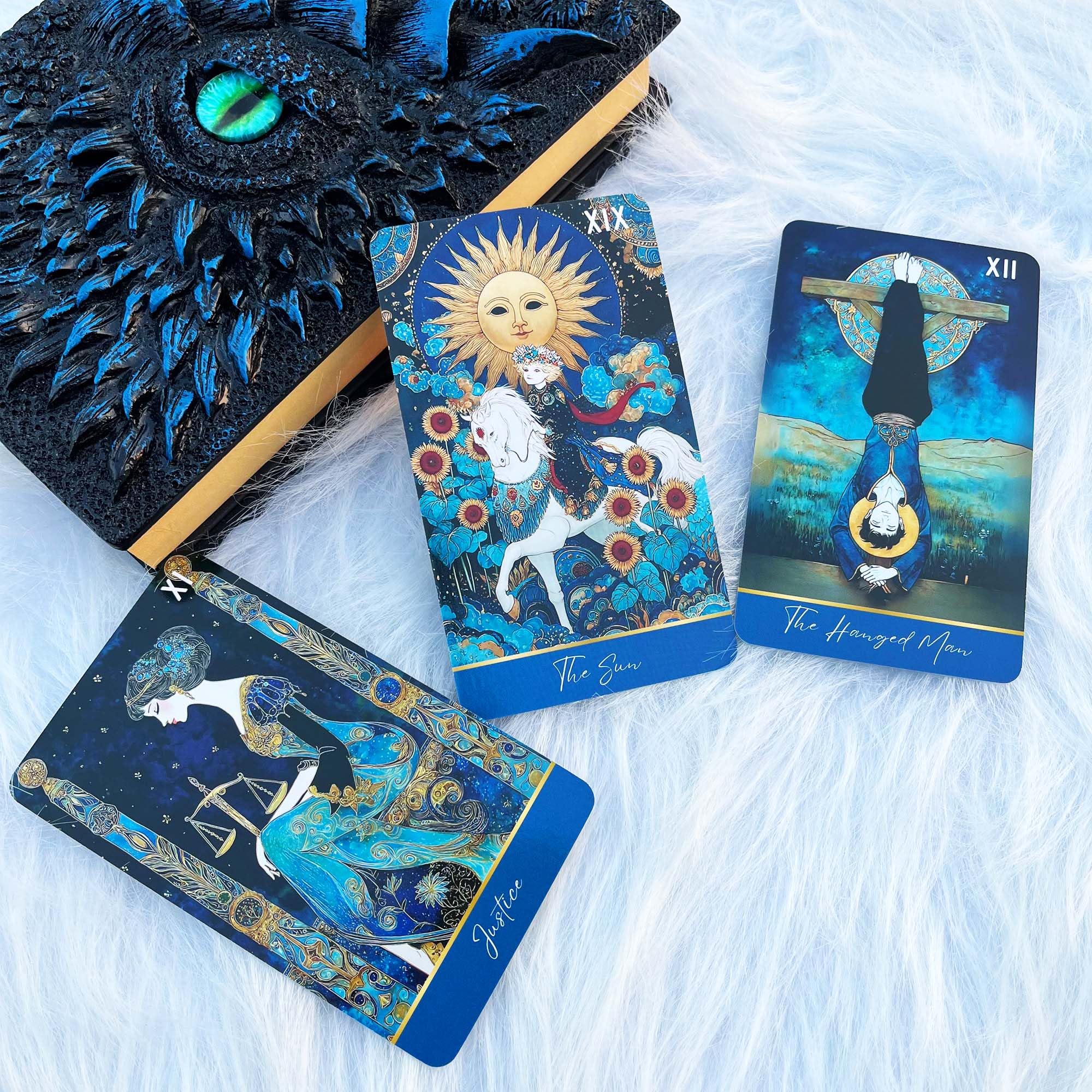 DPEHAKMK Azure Arcana cards with rounded edges for comfortable use.