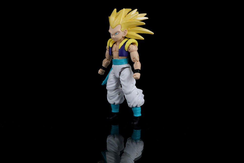 Dragon Stars Super Saiyan 3 Gotenks pose-ability shows versatile display options.