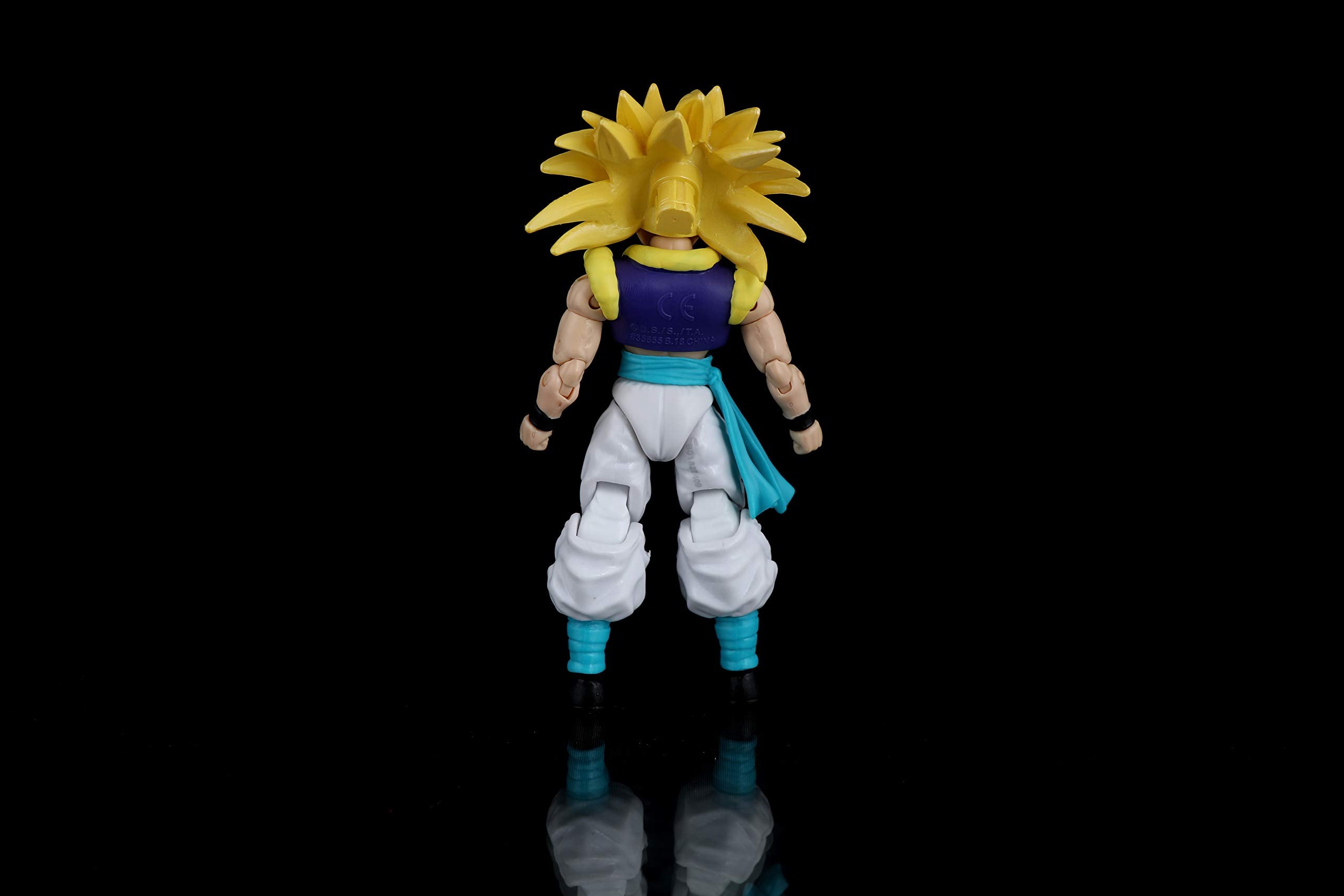 Dragon Stars Super Saiyan 3 Gotenks sculpt-detail close-up highlighting textured armor and hair.