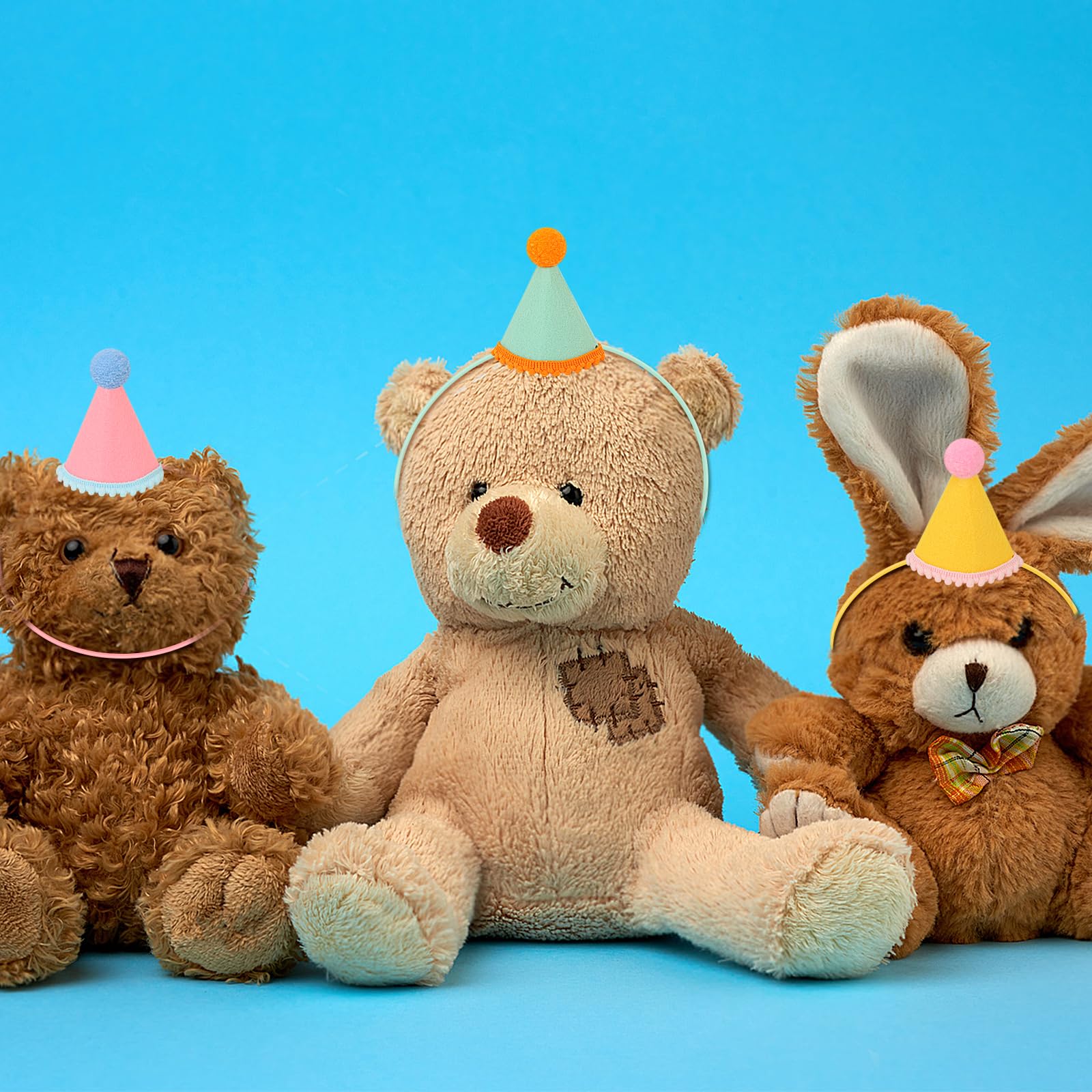 DRANSMIC soft-feel felt hats offer gentle comfort for pets during dress-up.