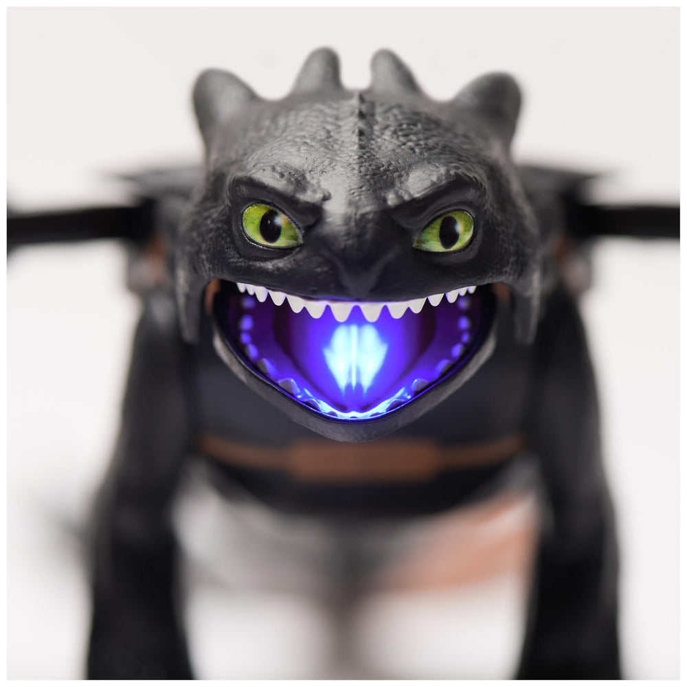 DreamWorks Toothless figures encourage imaginative play with friends.