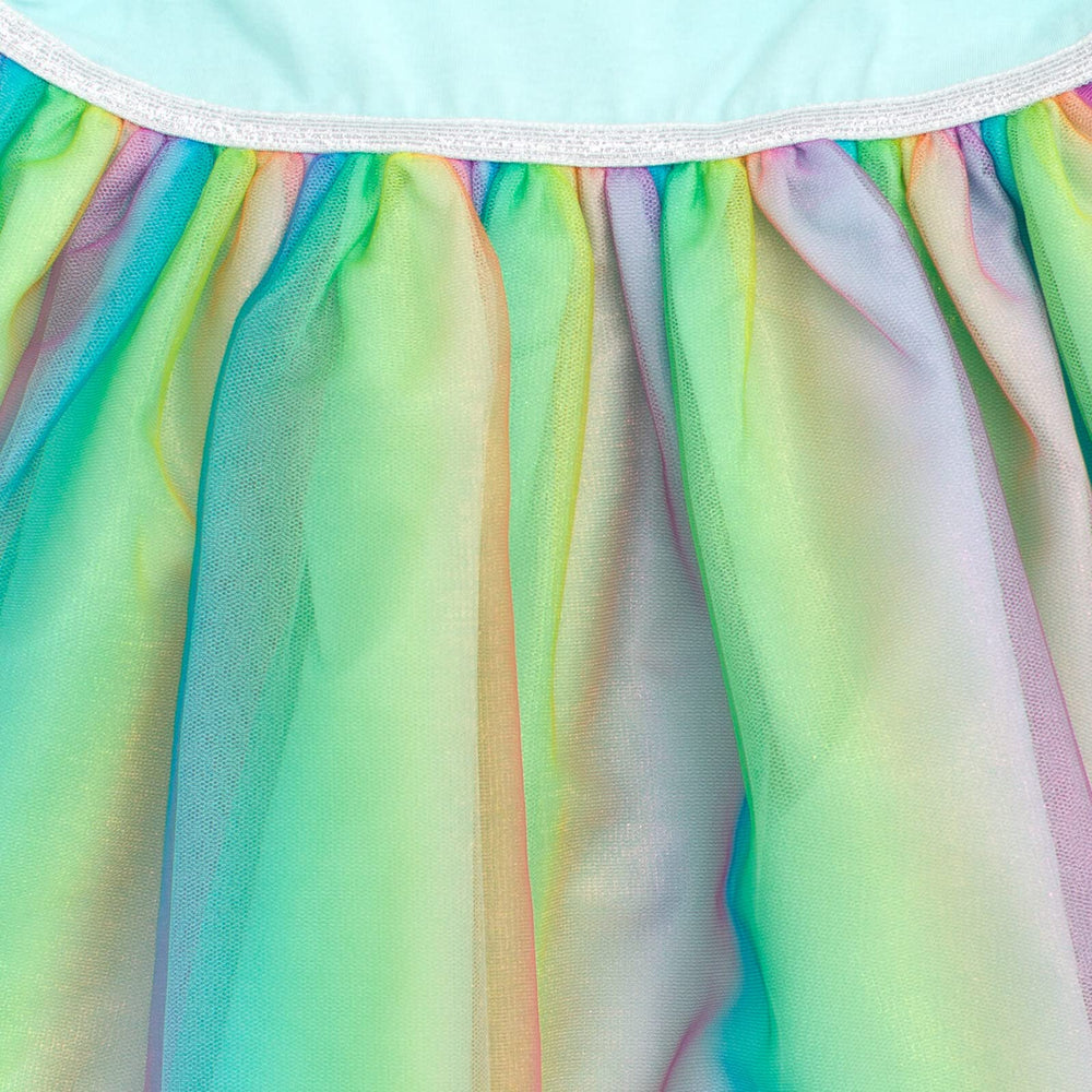 Sleeveless close-up highlighting soft fabric and comfortable feel
