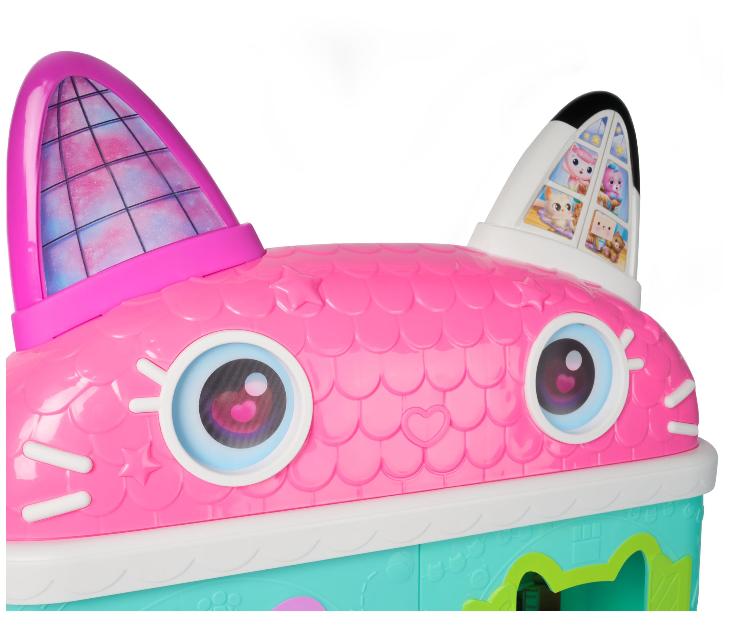 DREAMWORKS Gabby's Dollhouse Surprise toy box reveals secret accessories