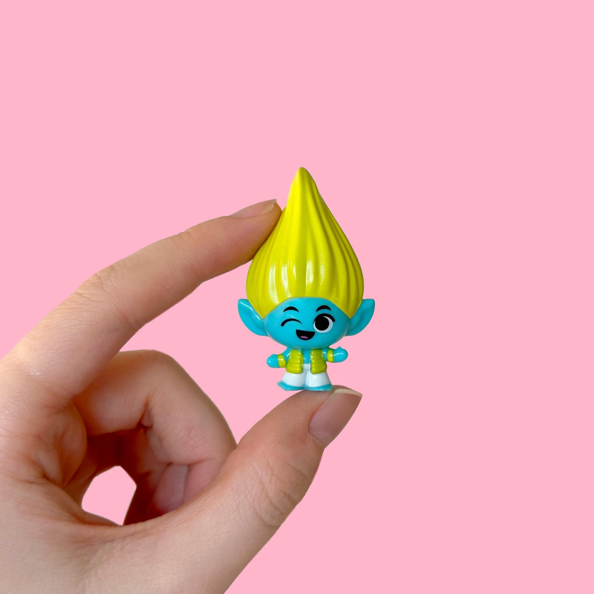 DREAMWORKS TROLLS Mineez 1.5-inch figures fit small hands for easy play.