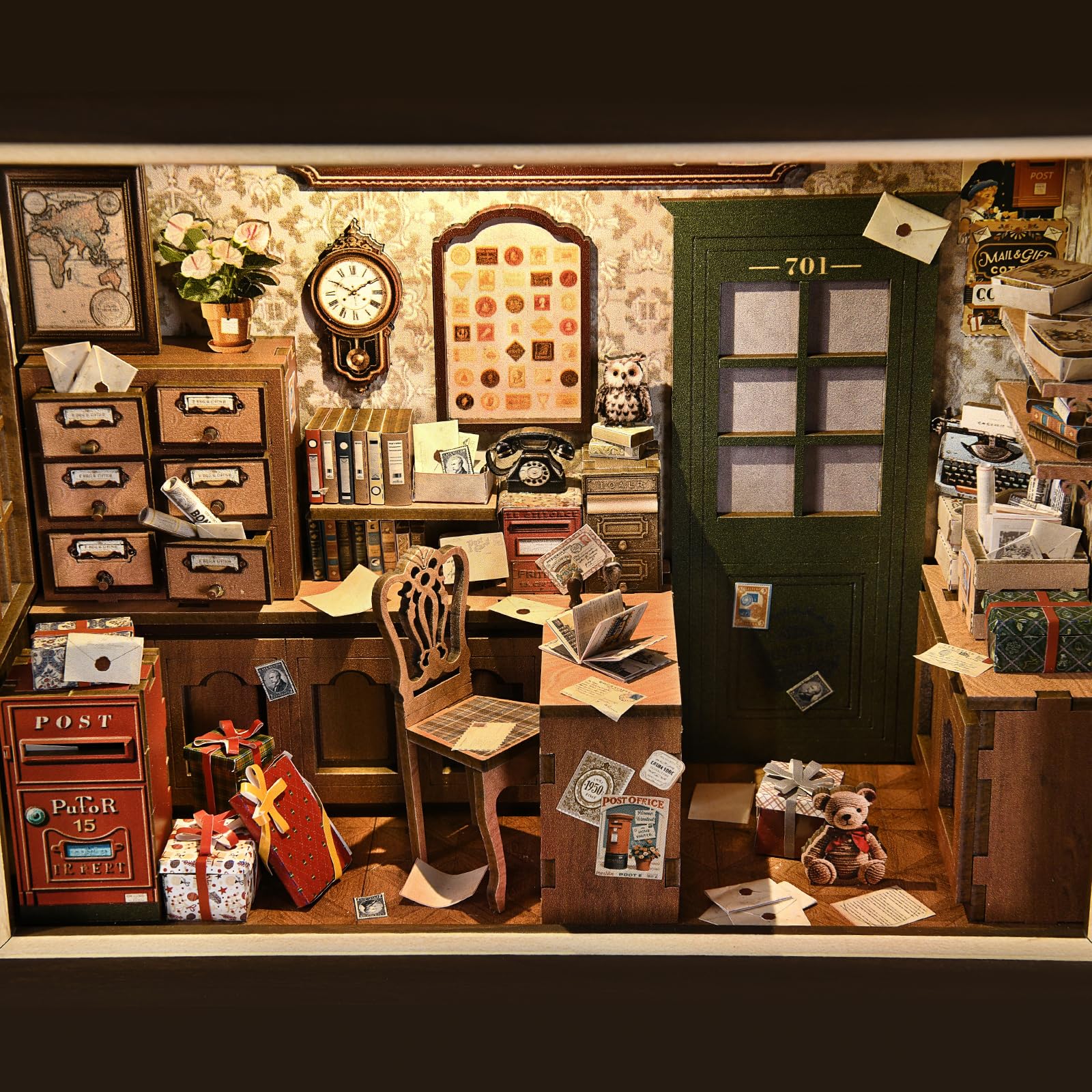 DROICC Gift for miniature lovers offers a collectible storytelling craft.