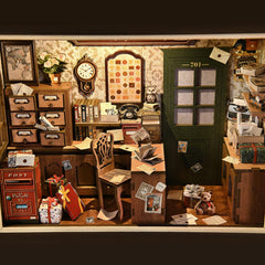 DROICC Gift for miniature lovers offers a collectible storytelling craft.