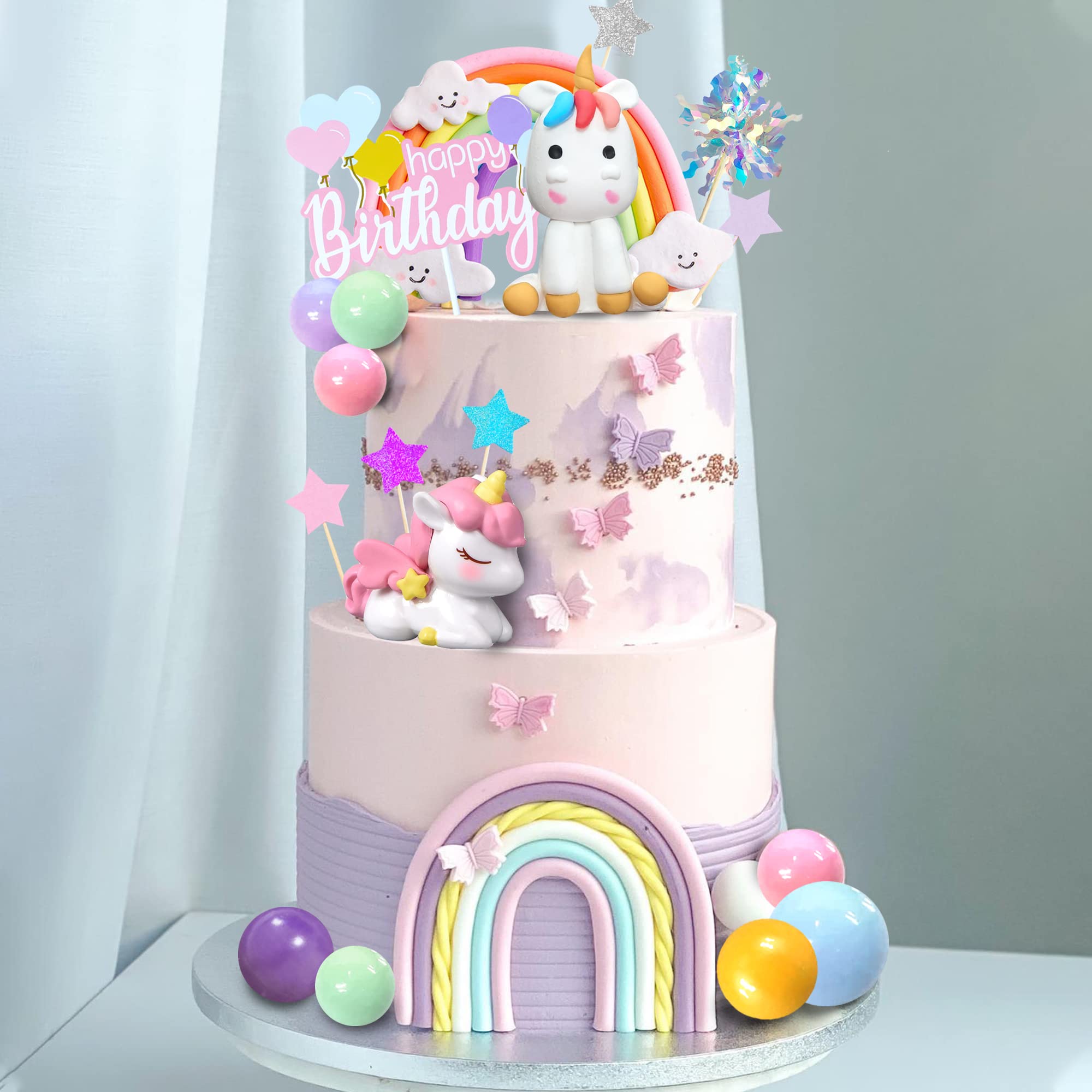 DRWATE foil-firework-topper shines with metallic drama on cakes