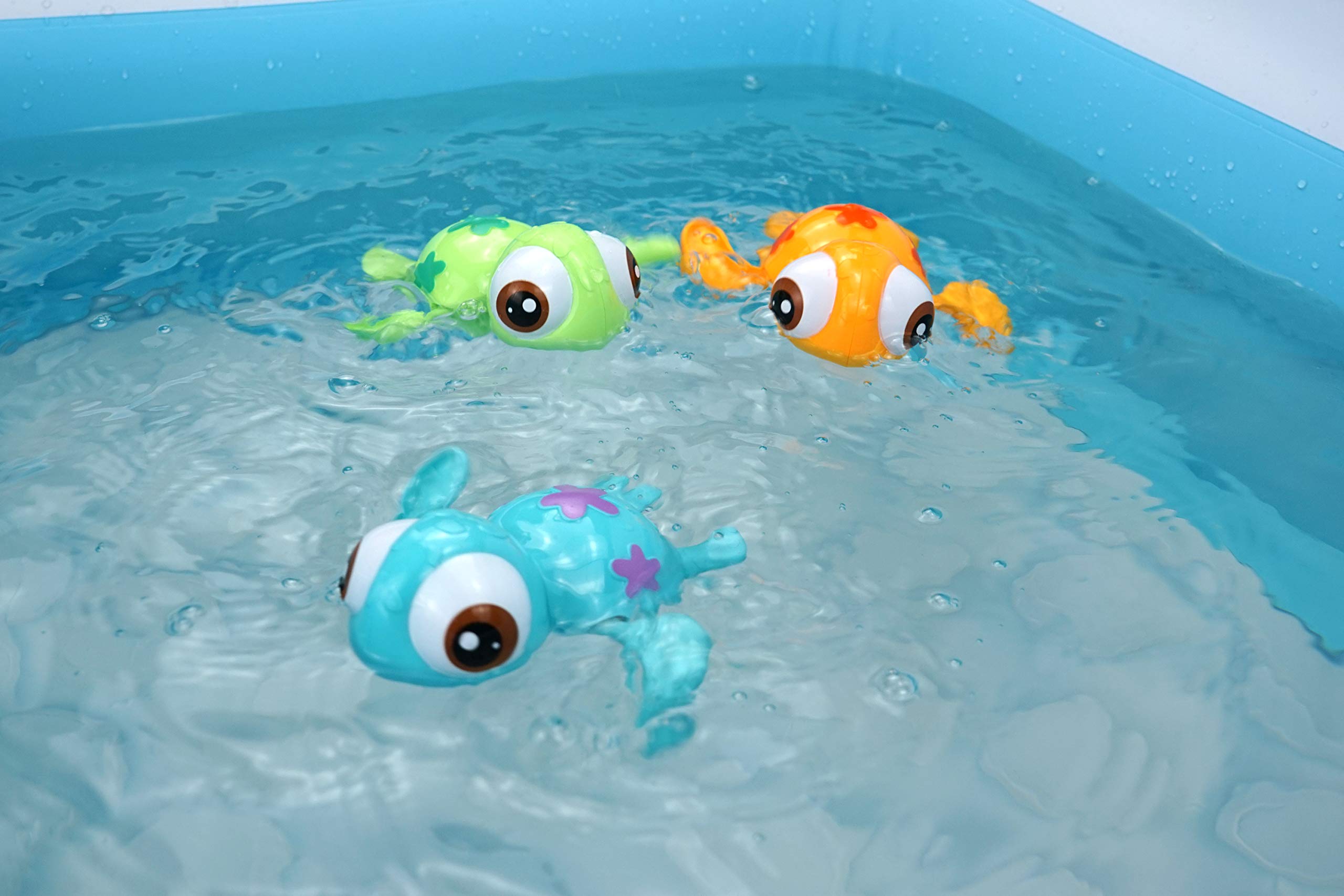 DUCKBOXX XX wind-up sea turtle bath toy blue, tactile texture enhances touch sensation during bath time.