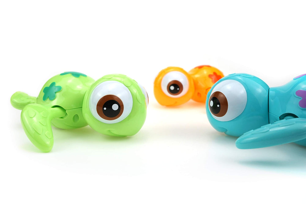 DUCKBOXX XX Montessori bath toy promotes buoyancy exploration and cause-and-effect learning.