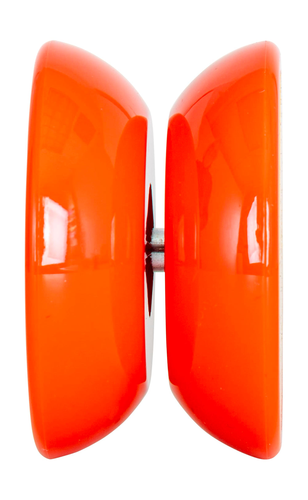 Duncan Butterfly Yo-Yo steel axle detail enables smooth spins.