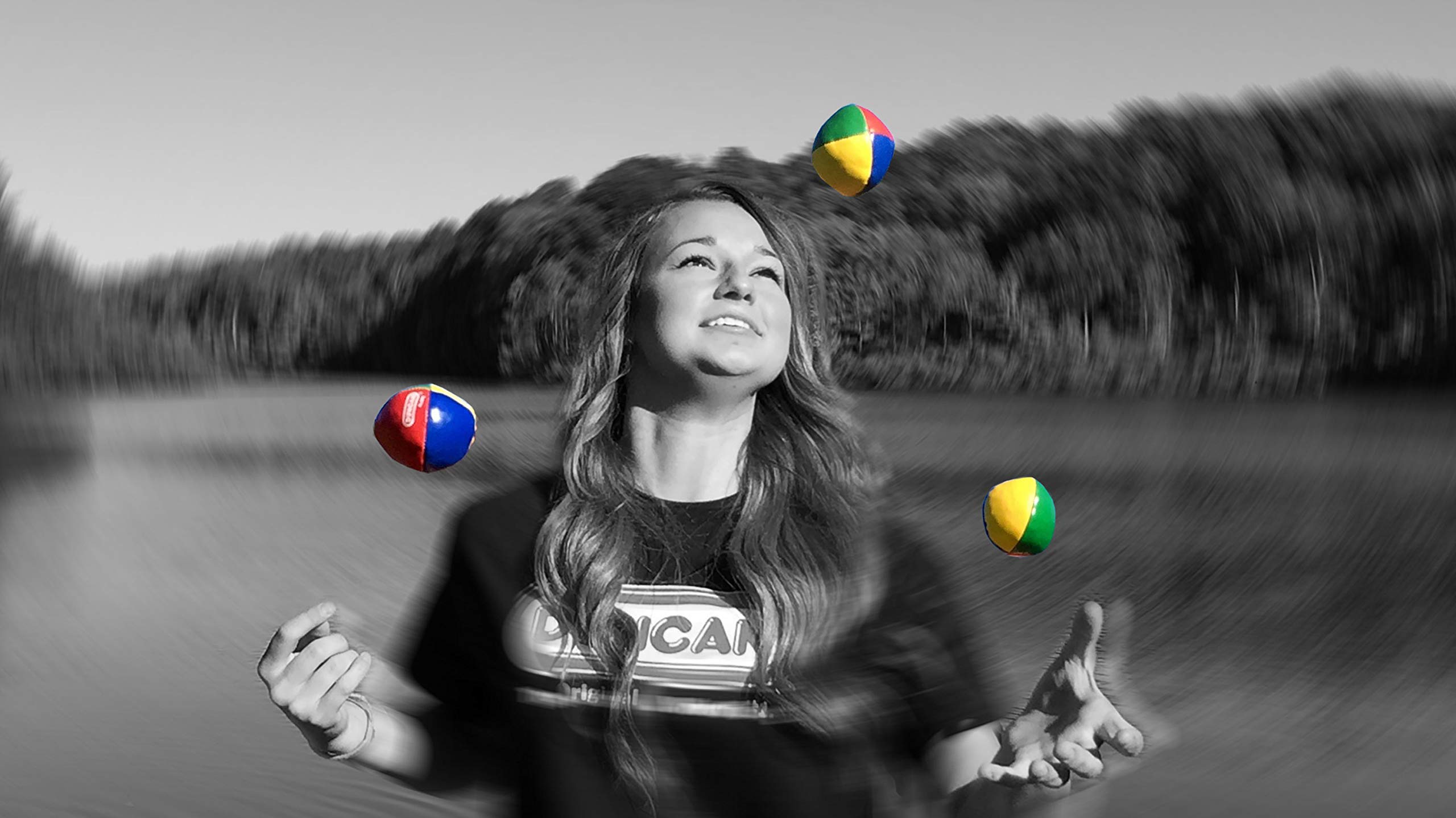 Duncan Juggling Balls soft vinyl shells offer comfortable handling for beginners.