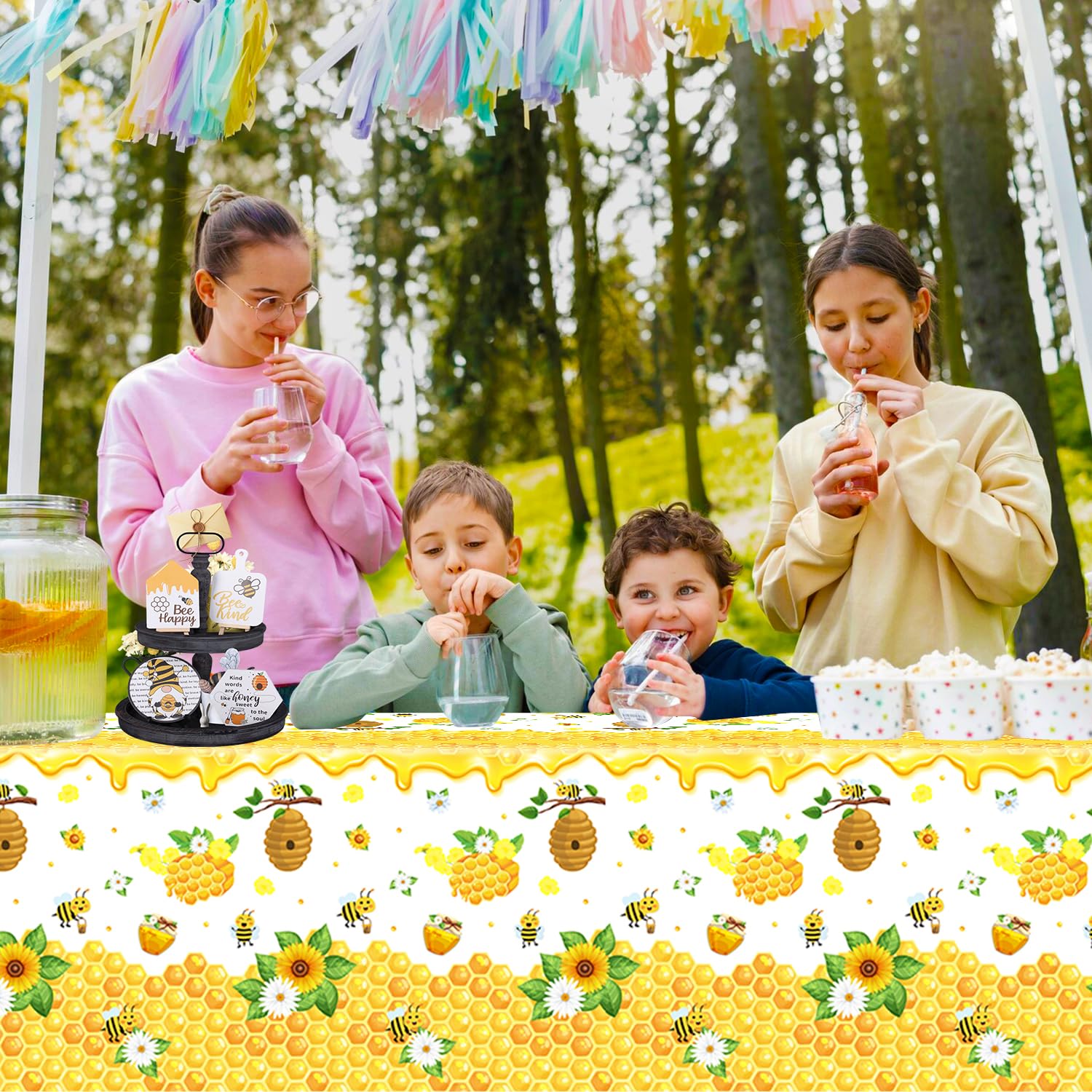 Dvaorc 4-pack bee tablecloths versatile for multiple party setups