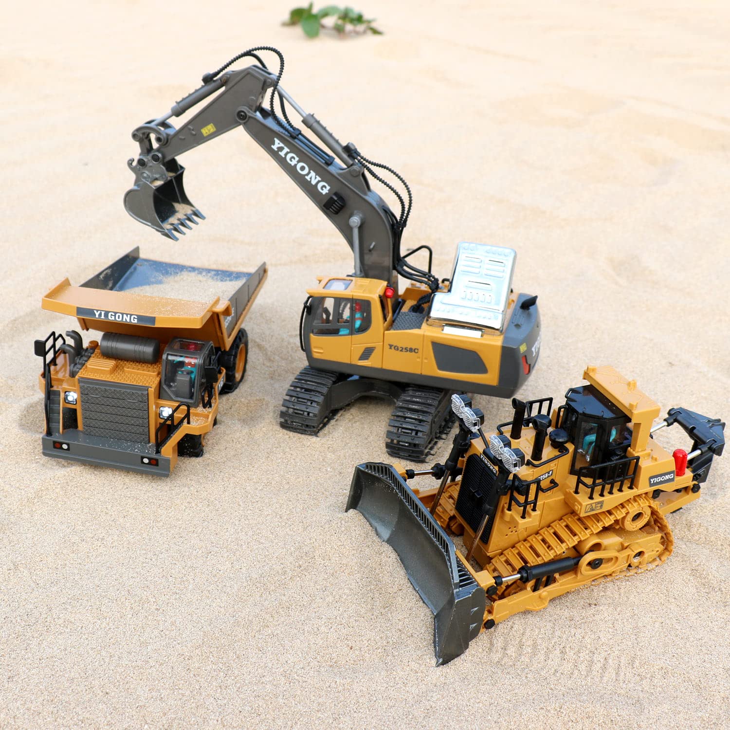 Dwi Dowellin with rubber tracks provides strong grip on various terrains.