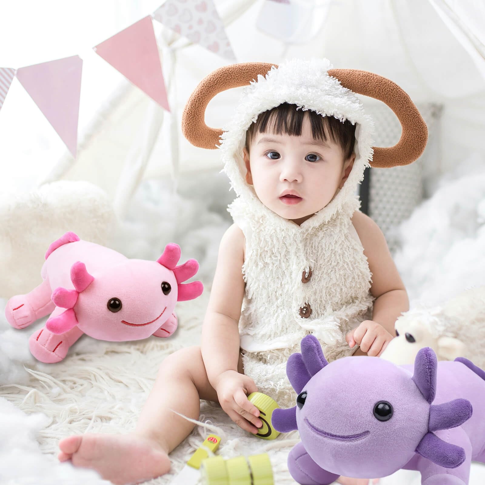 DYBFONO Axolotl plush ships vacuum-sealed but fluffs quickly.