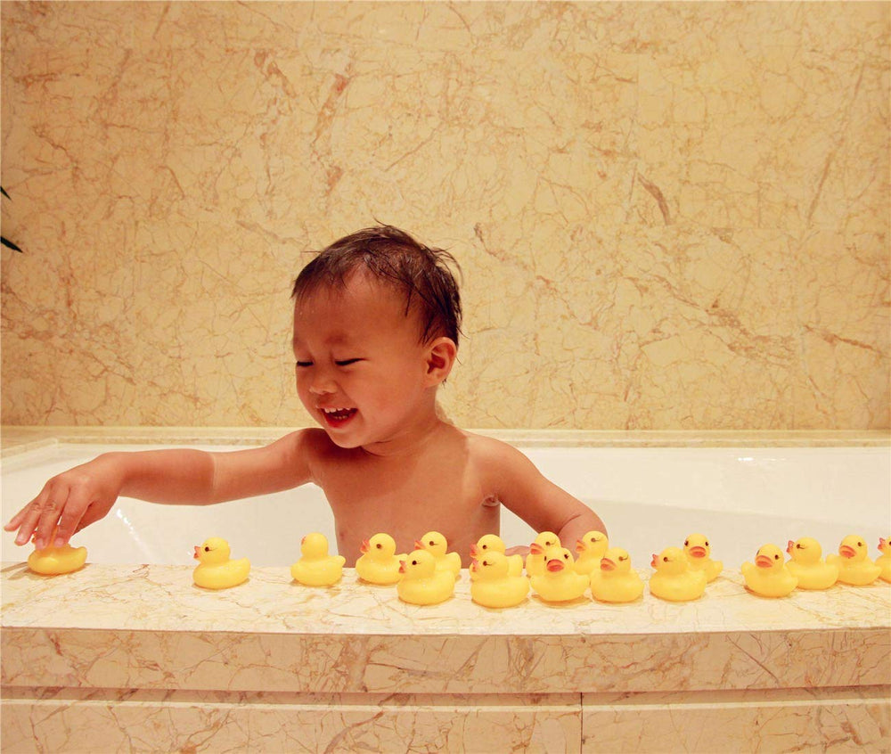 DZTIAN playful ducks in tub scene demonstrate easy grip and squeak play.