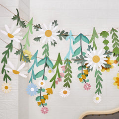 Easy Joy daisy flower banner for bright spring party backdrops.