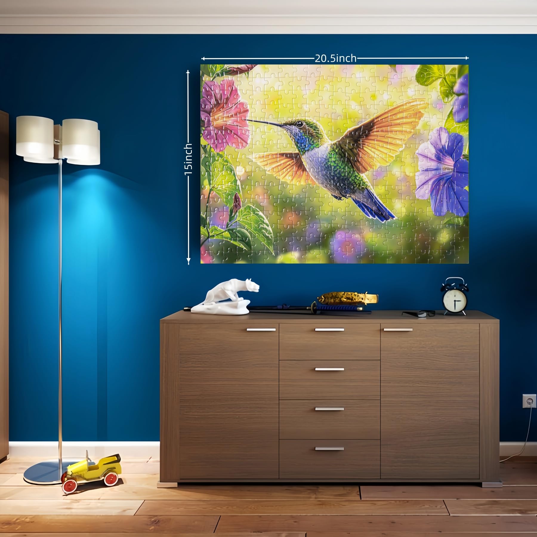 EIYRURU vibrant jigsaw imagery details: clear artwork with spring colors and hummingbirds.