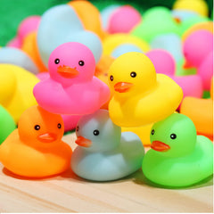 EKisemio ducks serve as party decorations and pool game props.