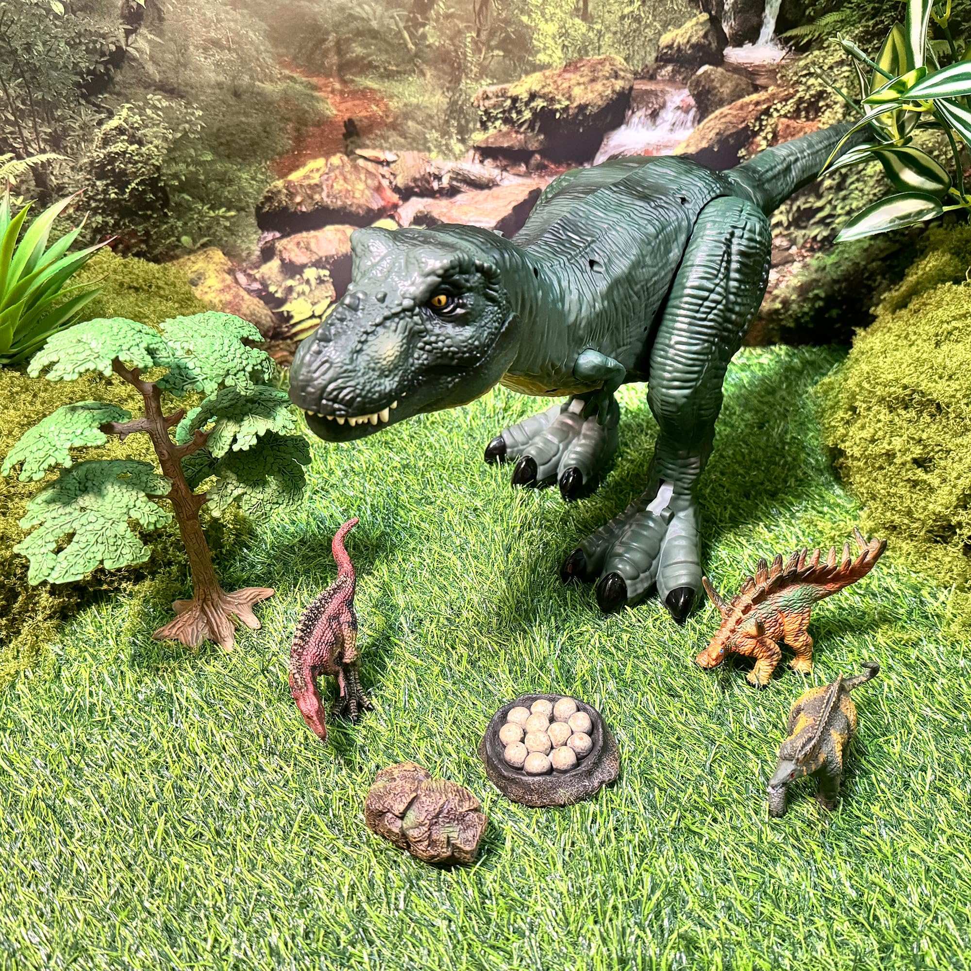 EKU EASYKU RC dinosaur mist spray—dramatic play effects.