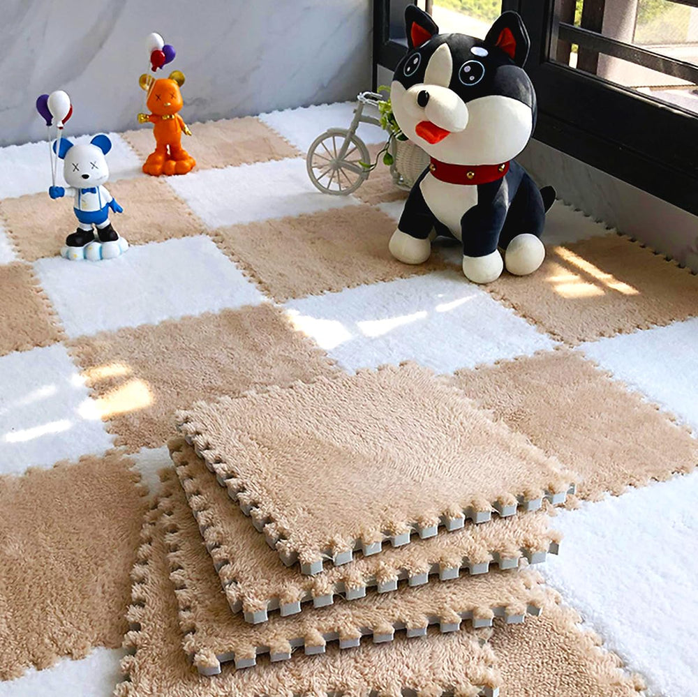 Eluleegc baby playing on mats shows a safe cushioned play area