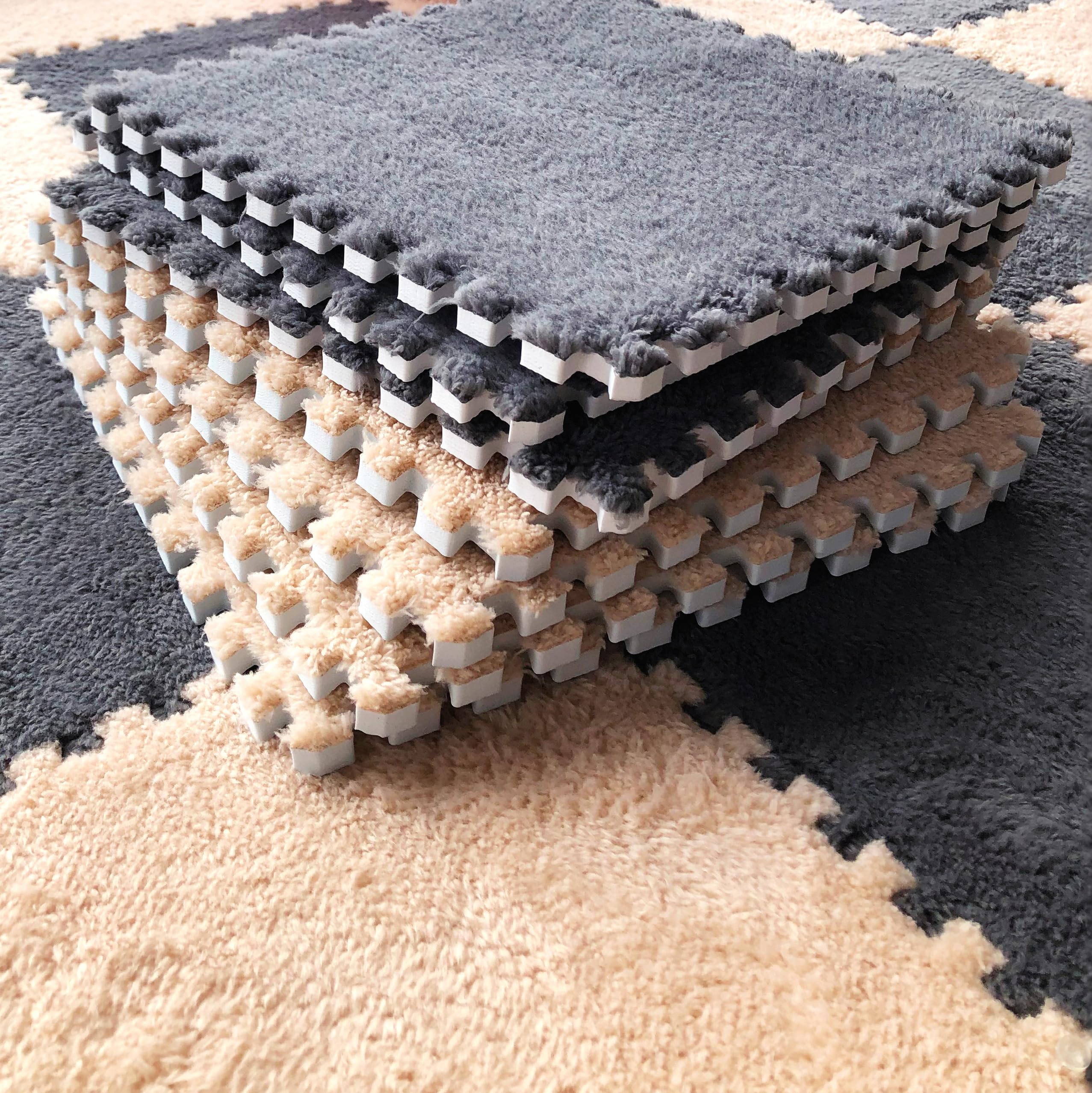 Eluleegc waterproof surface is easy to wipe clean and maintain