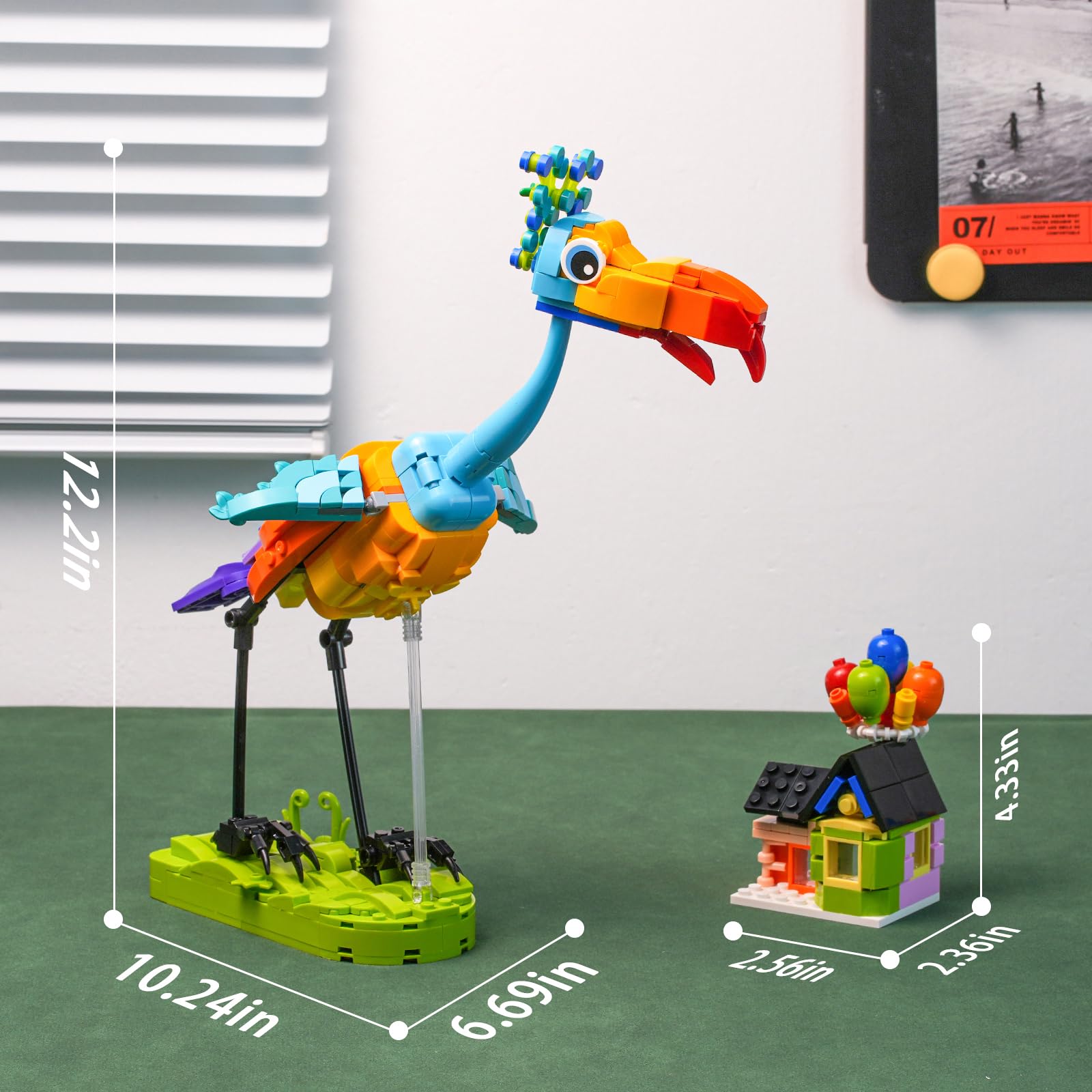 ENJBRICK assembled Kevin Bird and mini Up House display dimensions.