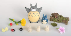 Ensky Totoro 13-piece flower set provides diverse pieces.