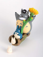 Ensky Totoro nosechara small figure two supports versatile arrangements.