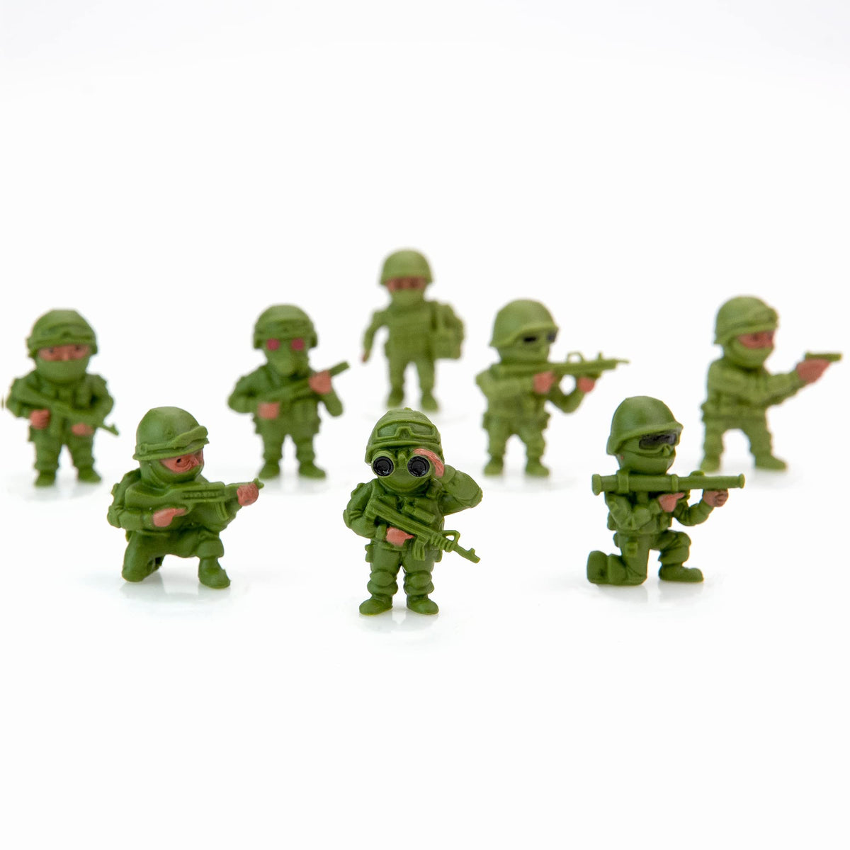 Entervending army men front-row figures for dynamic imaginative play and storytelling