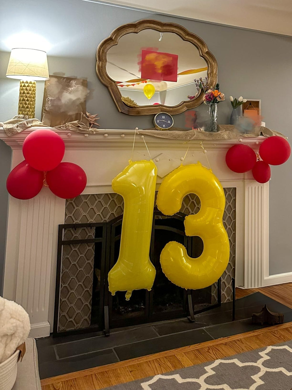 Enyeopd 40-inch balloon with durable material for long-lasting decor.