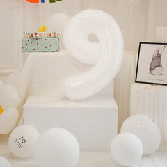 Enyeopd color options for number balloons match themed parties.