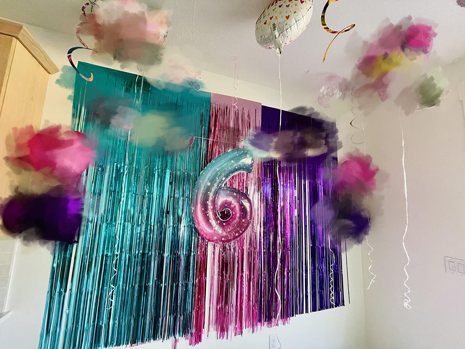 Enyeopd balloon decor ideas with number balloons for quick party transformation.