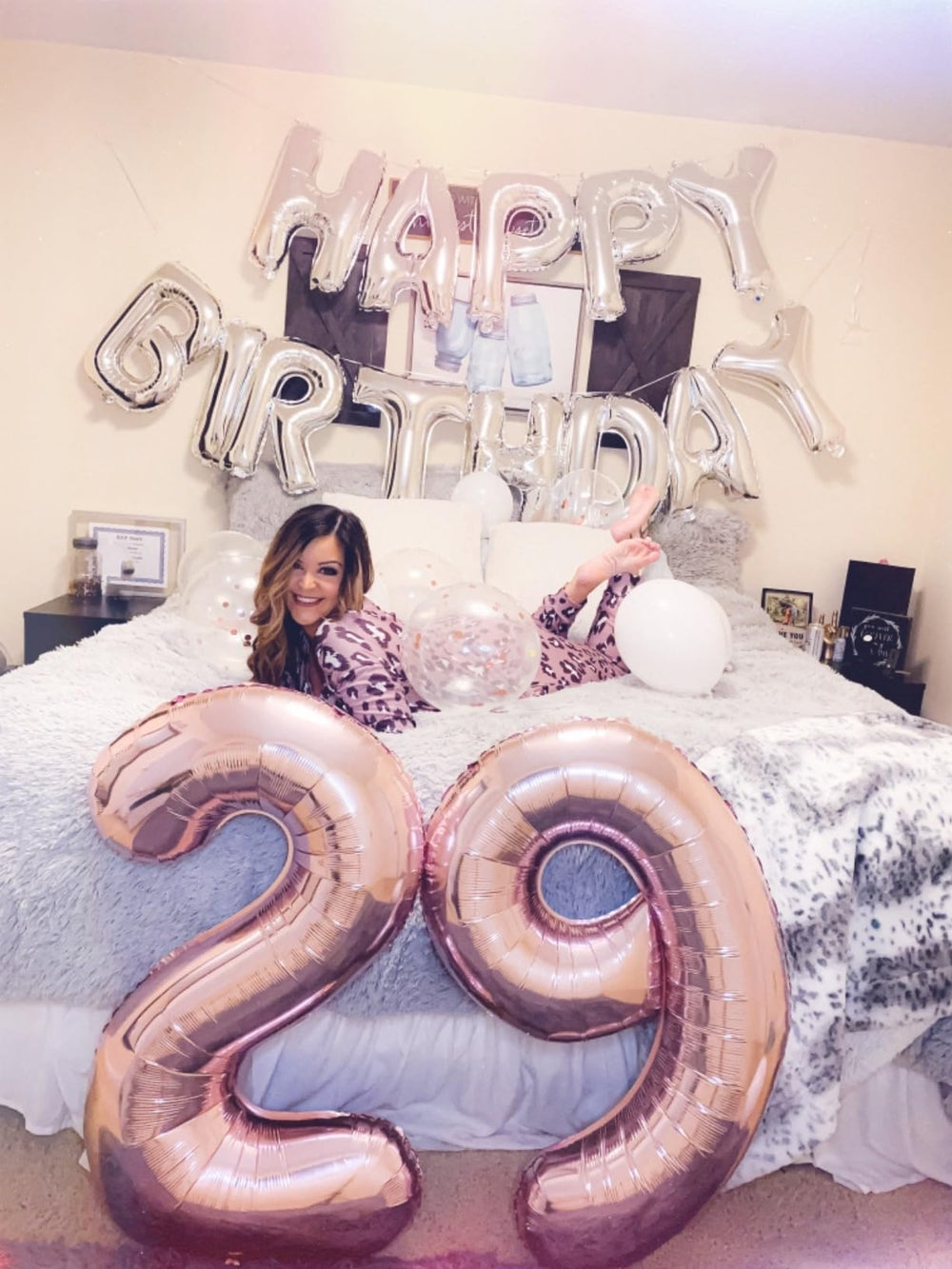 Easy setup with Enyeopd rose gold balloons for quick transformation