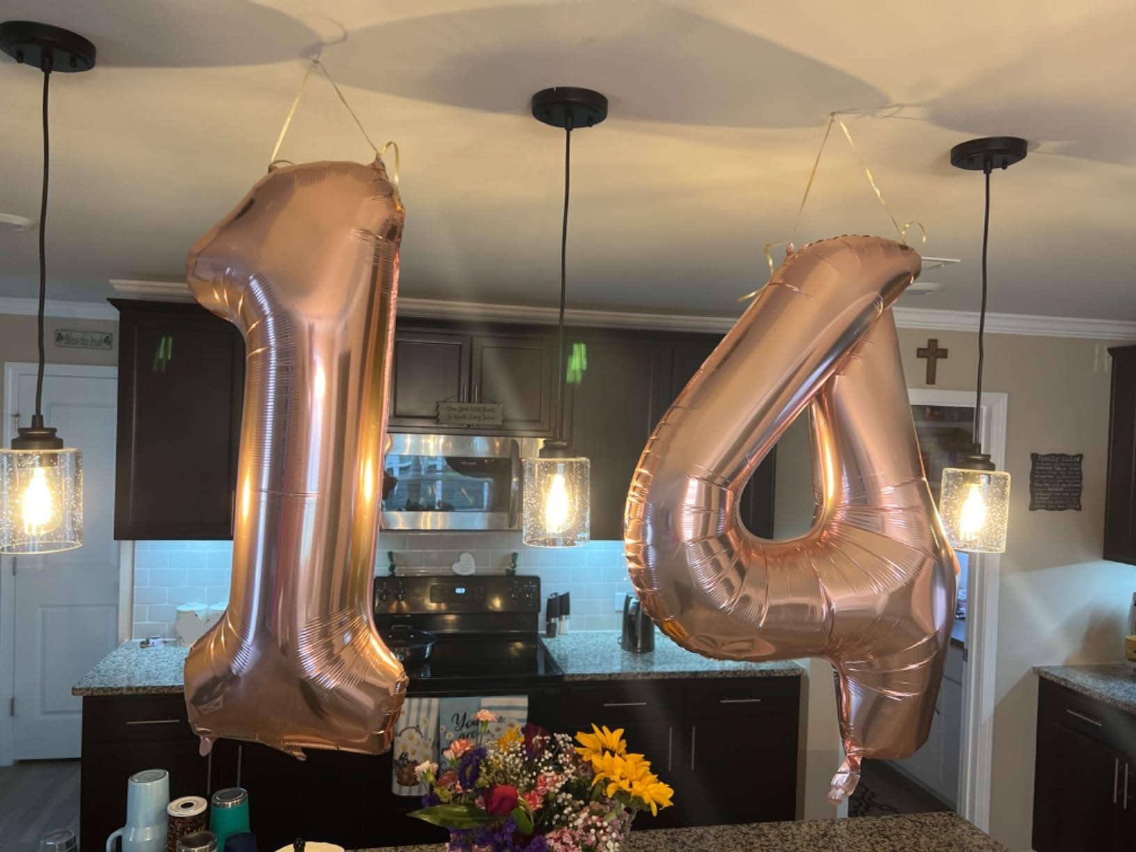 Enyeopd color options support themed party decor.