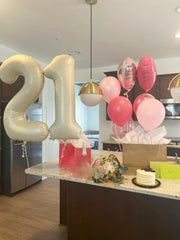 Enyeopd durable balloon material resists fading and tearing for lasting decor.
