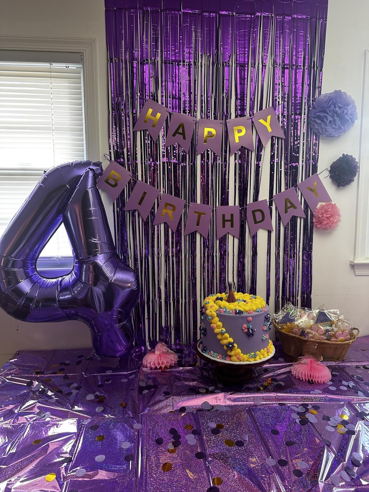 Enyeopd two-color number balloons set enhances themed party ambiance.