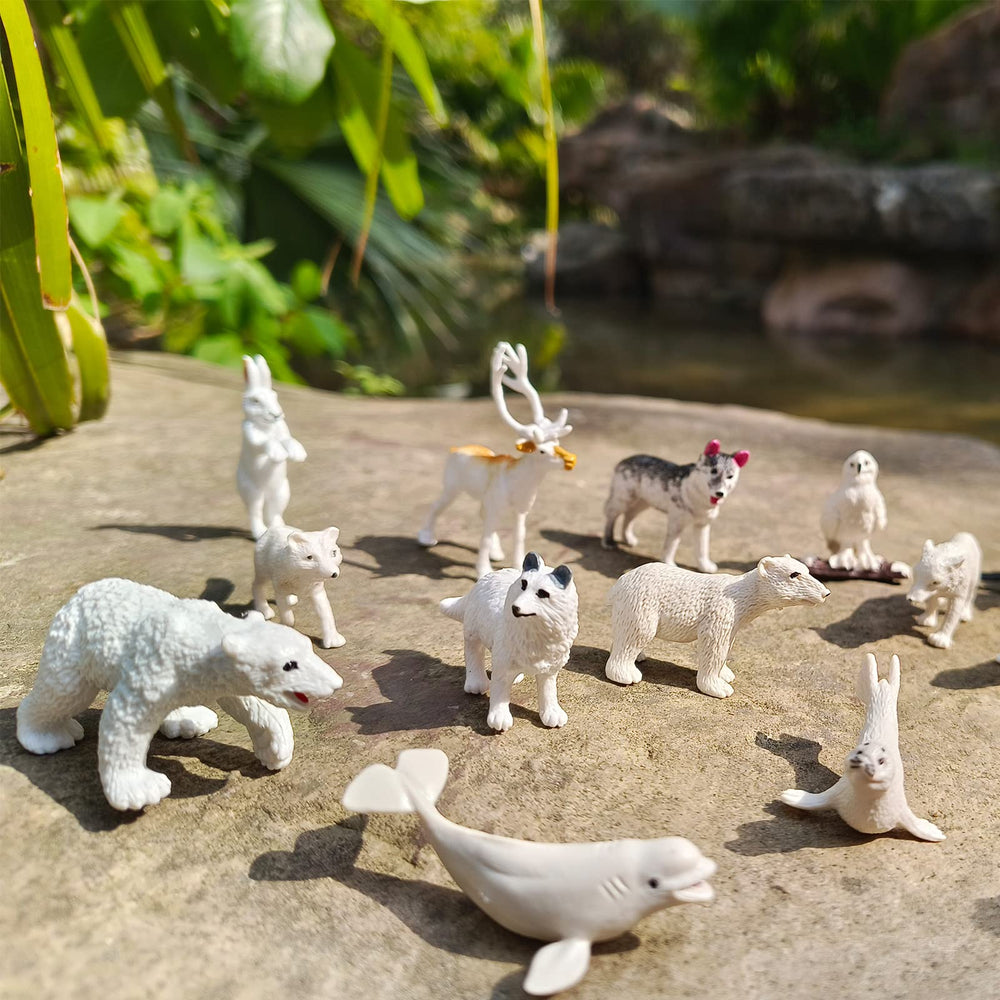 EOIVSH Polar bear figurine for classroom dioramas and storytelling.