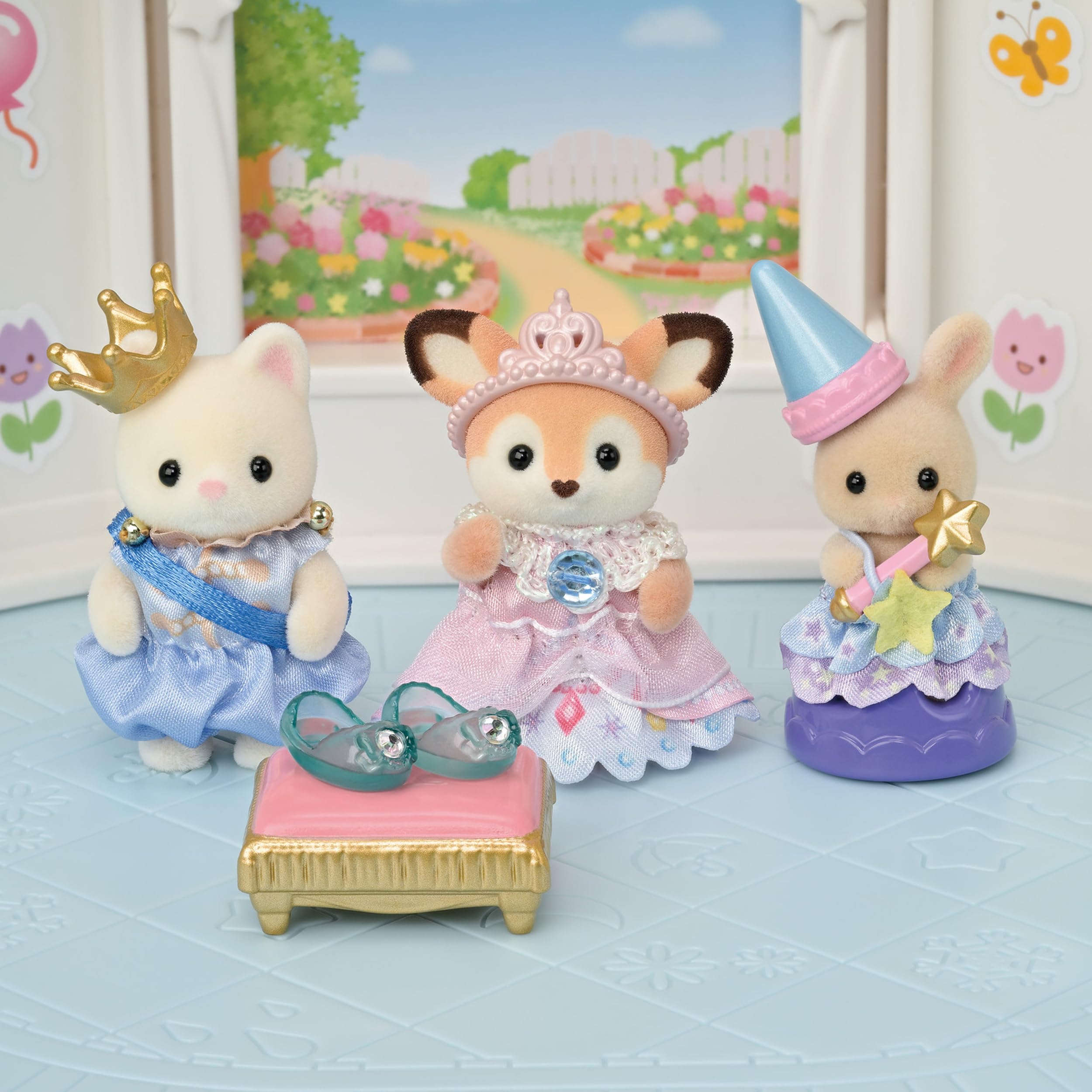 Epoch Sylvanian Families Recital Set: Gilly silk cat baby prince figure enhances imaginative role‑play.