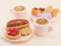Epoch Sylvanian Families sweets party set cookies and cakes for desserts.