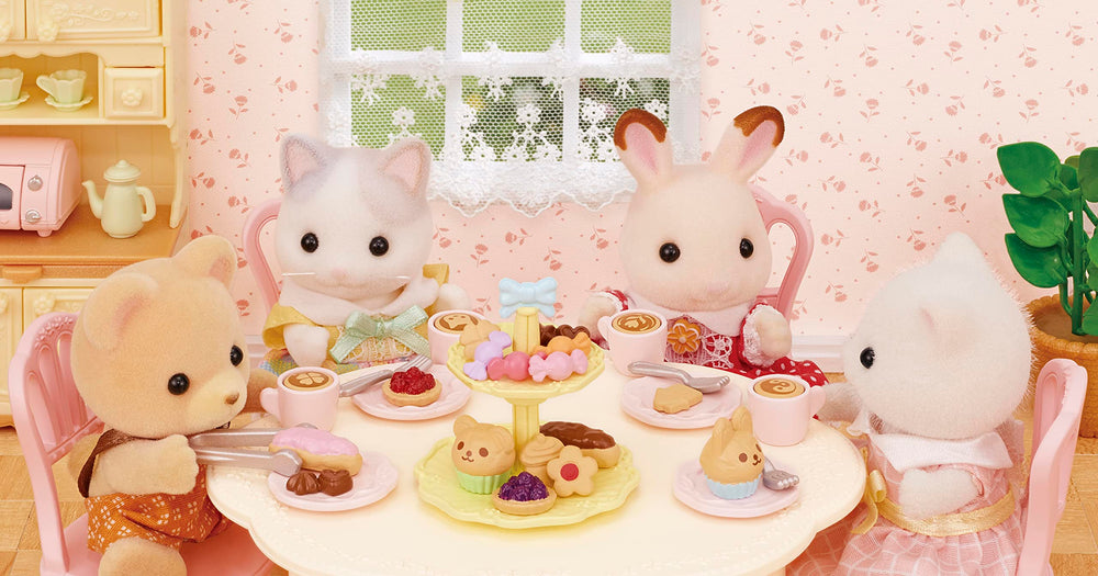 Epoch Sylvanian Families sweets party set latte art accents invite café roleplay.