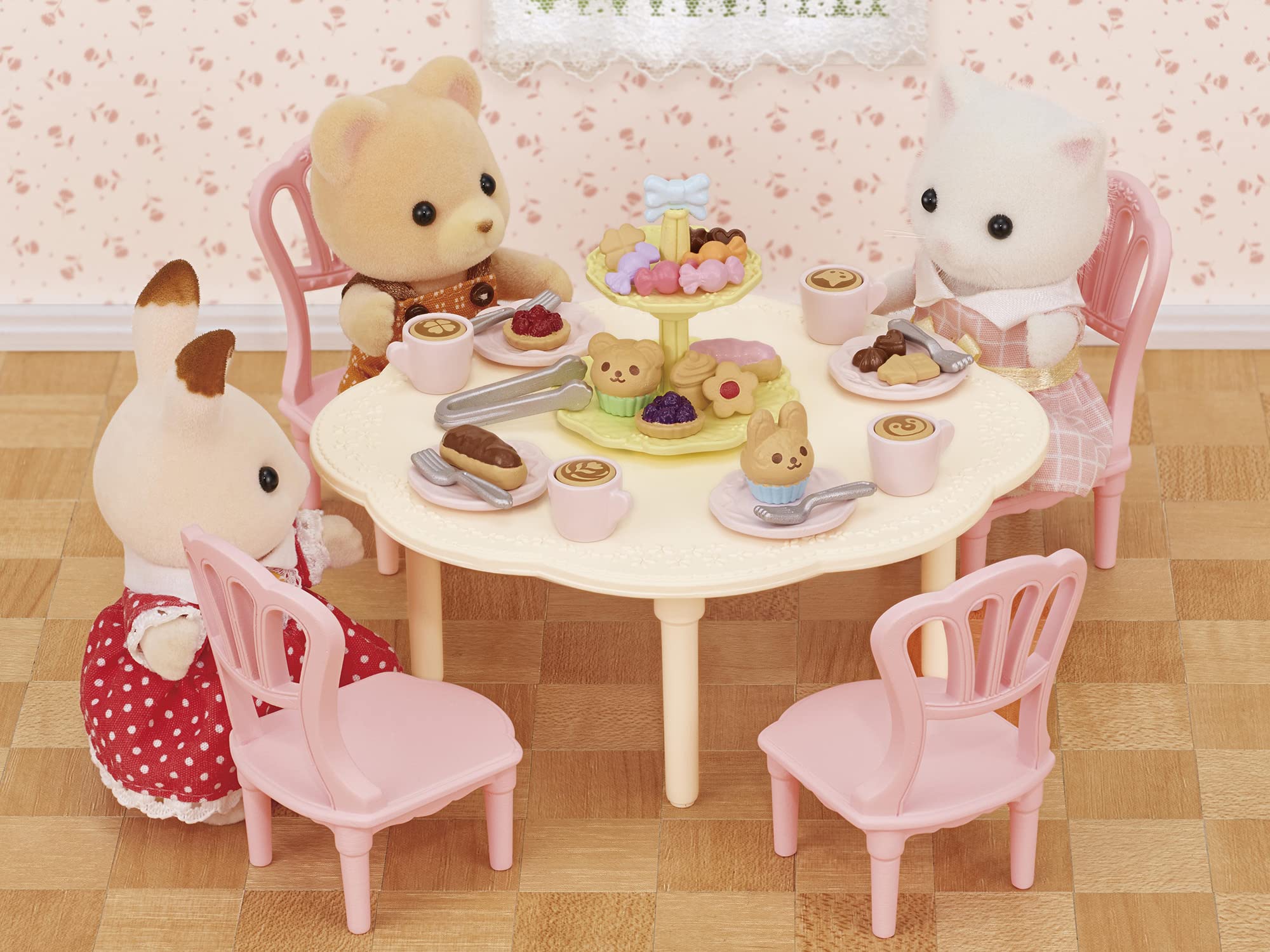 Epoch Sylvanian Families sweets party set assorted treats spark imaginative stories.