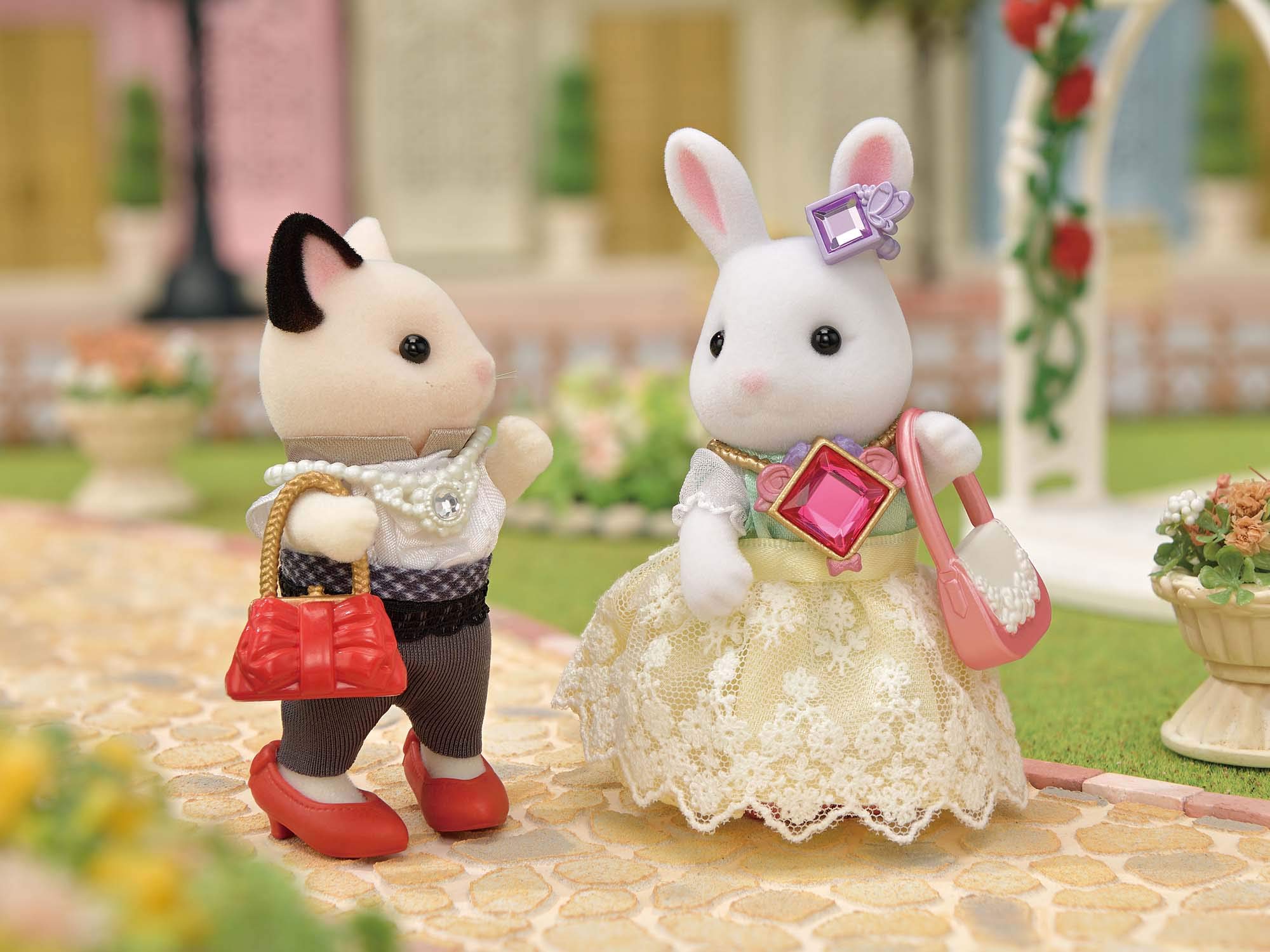 EPOCH Coordinated Ensemble supports quick stylish dress-up for storytelling