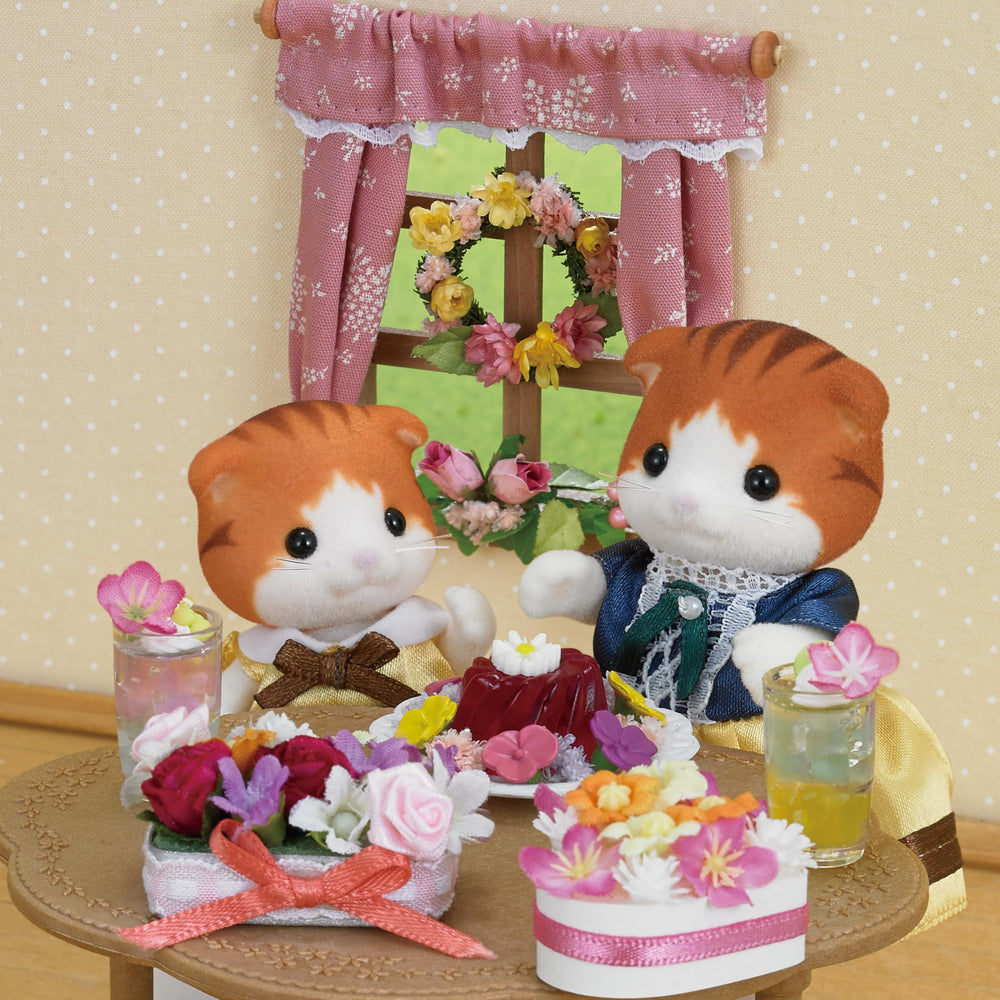 EPOCH Forest Trees create a natural backdrop for pretend play.