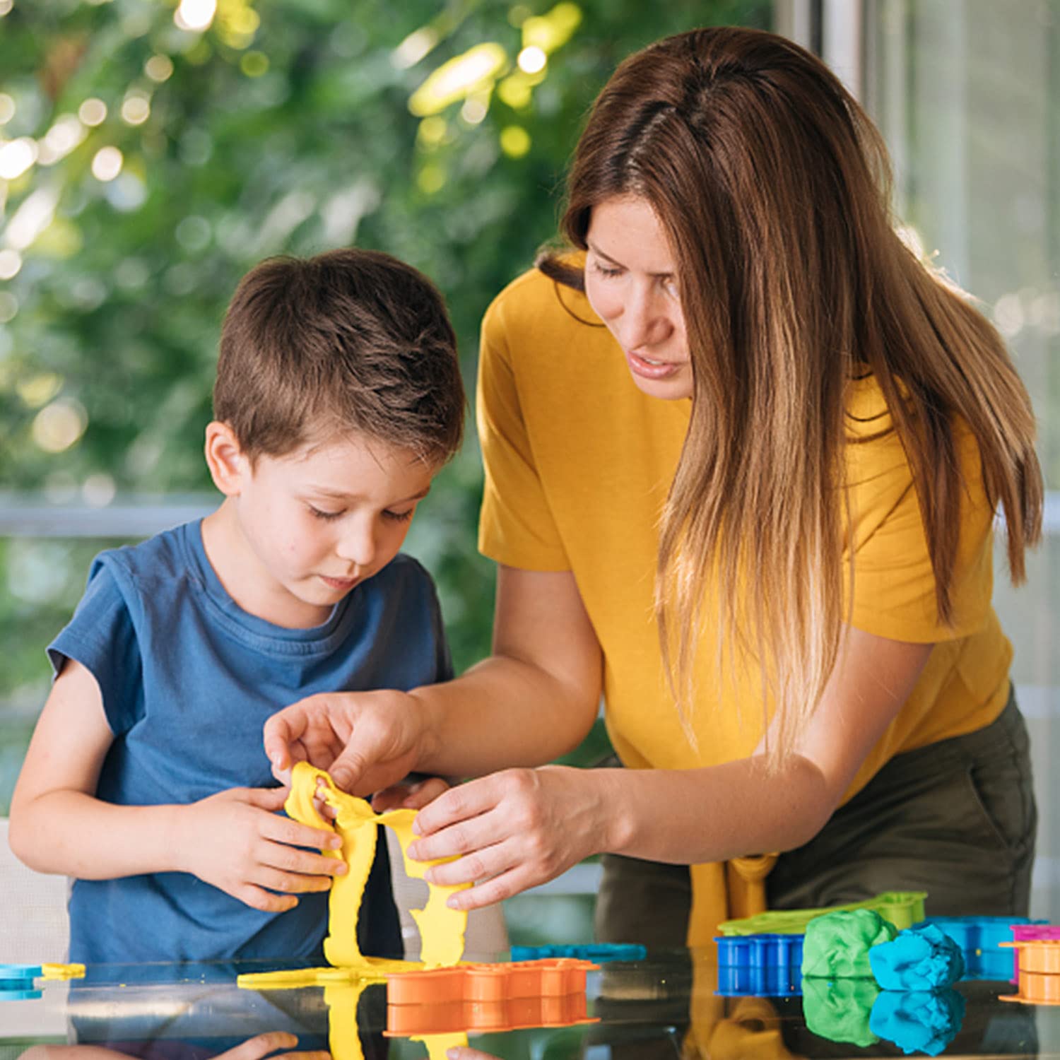ESSENSON kids art projects in home or classroom settings.